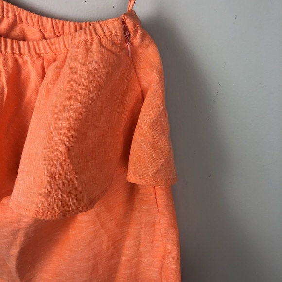 ⭐️Off the Shoulder Ruffle Top⭐️ - Picture 5 of 6